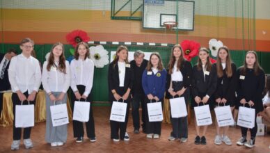 Dąbrówka - II miejsce drużyny z Publicznej Szkoły Podstawowej im. Adeli Goszczyńskiej we Wszeborach w XIV Powiatowym Konkursie Wiedzy o życiu i twórczości Cypriana Norwida oraz Rzeczpospolitej Norwidowskiej