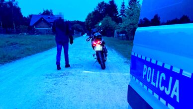 Pędził na motocyklu w obszarze zabudowanym – stracił prawo jazdy
