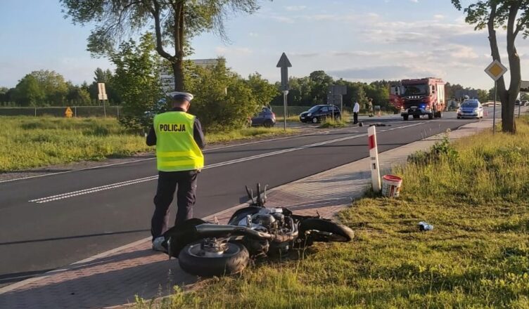 Wypadek motocyklisty w Falęcicach – kierowca jednośladu trafił do szpitala