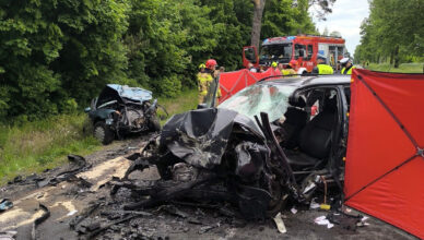 Tragiczny wypadek w rejonie Pawłowa, kierowcy zginęli na miejscu zdarzenia