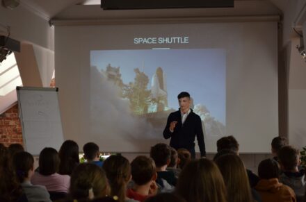 Jacek Kutyła – pasjonat astronautyki w wołomińskiej bibliotece