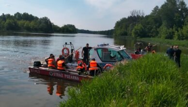Trzeci dzień poszukiwań zaginionego wędkarza na Narwi