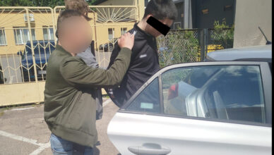 Zarzuty w sprawie pobicia o charakterze chuligańskim oraz zniszczenia mienia