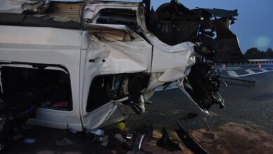 Dachowanie busa na S8