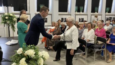 Wiedza nie zna wieku – zakończenie roku akademickiego UTW w Kobyłce