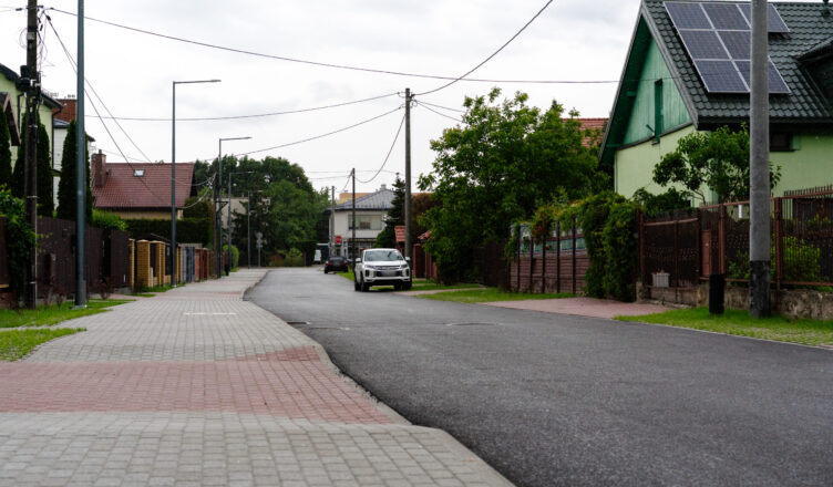 Zielonka - Zakończyła się modernizacja ul. Różanej