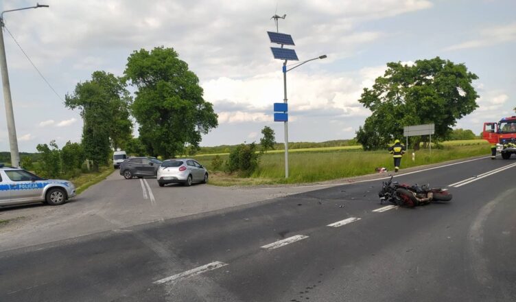 Wypadek z udziałem motocyklisty na DK 12