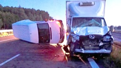 Pił w trakcie jazdy, żeby się „orzeźwić”. Doprowadził do zderzenia z innym pojazdem.