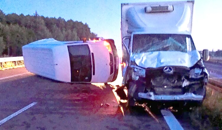 Pił w trakcie jazdy, żeby się „orzeźwić”. Doprowadził do zderzenia z innym pojazdem.