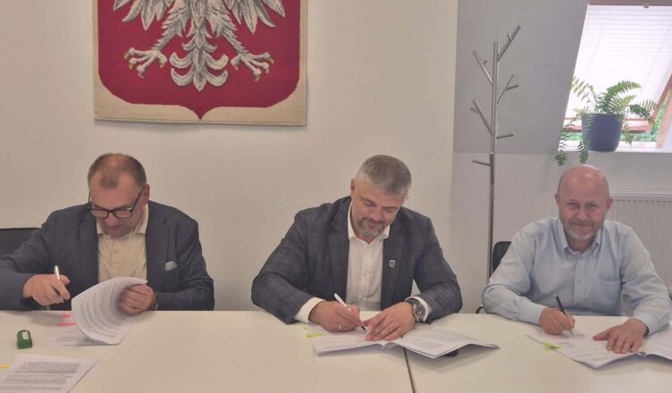 Dąbrówka - umowy na projektowanie trzech ważnych inwestycji drogowych podpisane