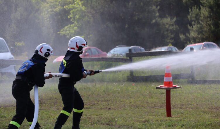 Gminne Zawody Sportowo-Pożarnicze w Kozłach pod patronatem Burmistrz Tłuszcza