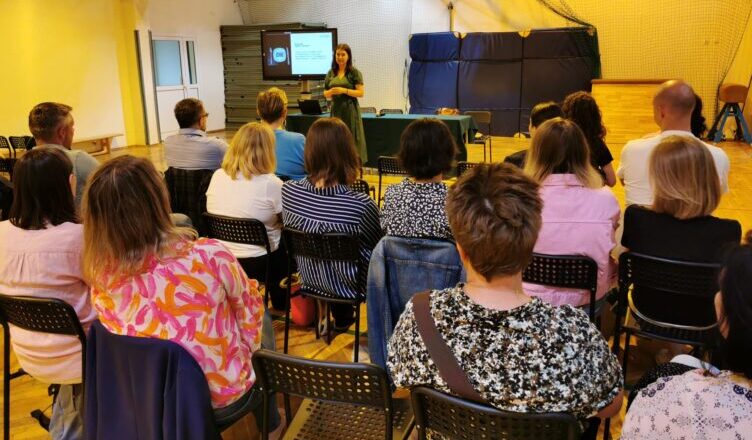 Kobyłka, Ekrany, algorytmy, dzieci