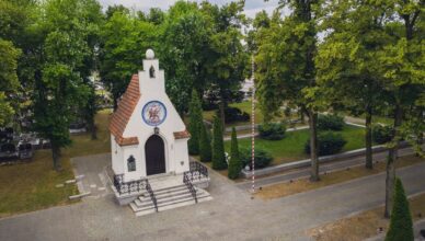 Ruszyły prace konserwatorskie na radzymińskim cmentarzu