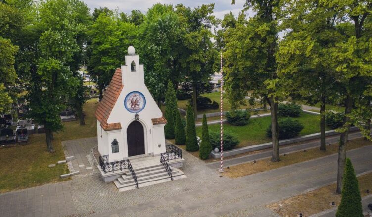 Ruszyły prace konserwatorskie na radzymińskim cmentarzu