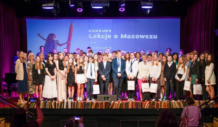 Najlepsi uczniowie i nauczyciele nagrodzeni