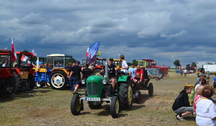 Klembów - Relacja z IX. Zlotu Starych Traktorów na Mazowszu