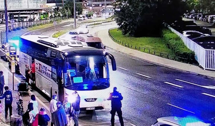 Policjanci uratowali życie 73-latkowi