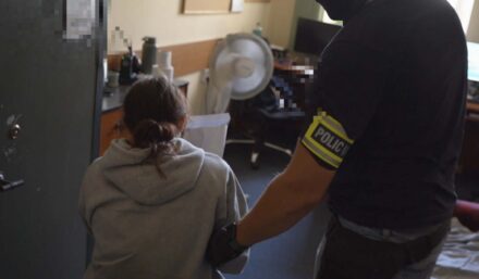 Odebrała od poszkodowanej prawie 200 tysięcy złotych. Oszustka została zatrzymana.