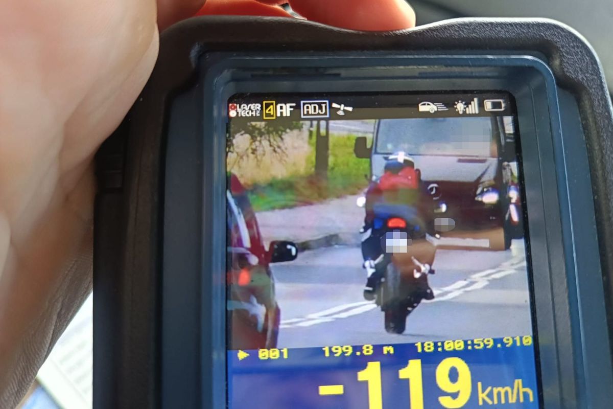 Minął policyjny patrol i wcisnął gaz – stracił prawo jazdy na 3 miesiące