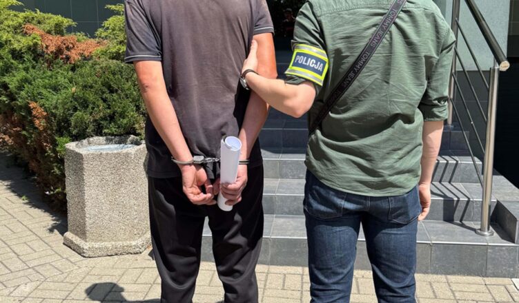 Sprawca rozboju na 95-letnim seniorze deportowany do kraju pochodzenia