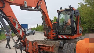 Koparką na podwójnym gazie. 59-latek odpowie przed sądem