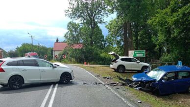 Groźne zdarzenie drogowe w Waliszewie – policja apeluje o ostrożność