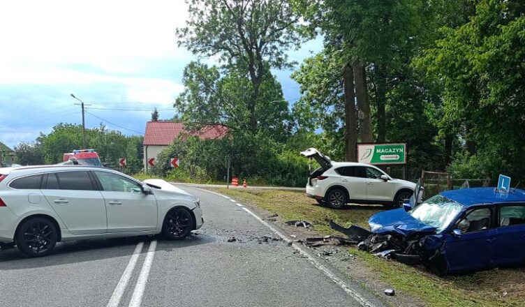 Groźne zdarzenie drogowe w Waliszewie – policja apeluje o ostrożność