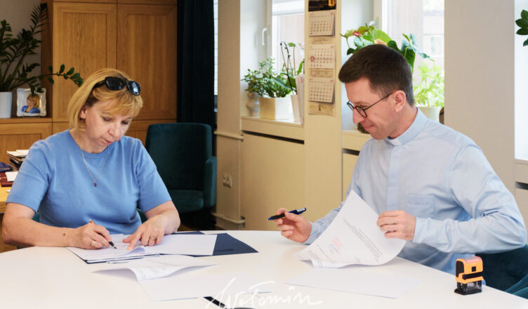 Projekt „Z dala od uzależnień” – wsparcie i edukacja dla młodzieży