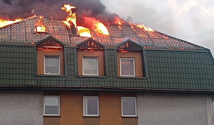 Pożar, który wstrząsnął Ząbkami. Biegli wskazali prawdopodobną przyczynę
