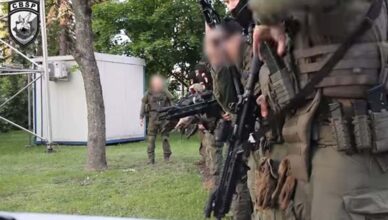 CBŚP rozbiło grupę wyłudzającą miliony z ubezpieczeń. 15 zatrzymanych, w tym liderzy.