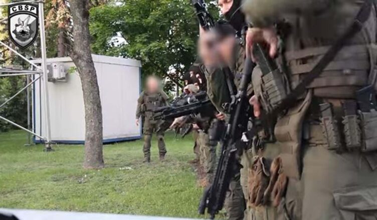 CBŚP rozbiło grupę wyłudzającą miliony z ubezpieczeń. 15 zatrzymanych, w tym liderzy.