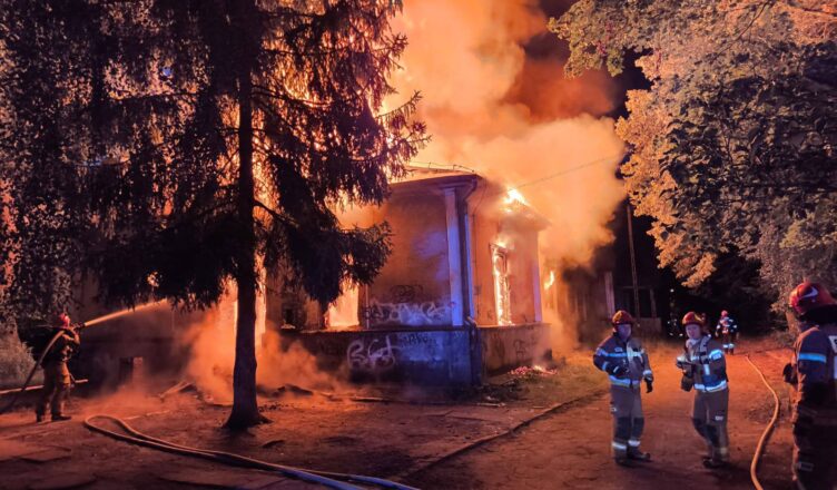 Pożar budynku byłego szpitala psychiatrycznego "Drewnica"
