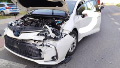 Kolizja osobówek na Dworkowej w Kobyłce