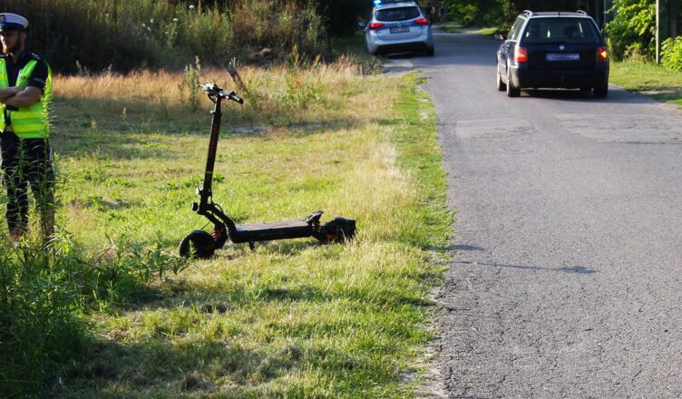 Wypadek na hulajnodze elektrycznej. 13-latka trafiła do szpitala.