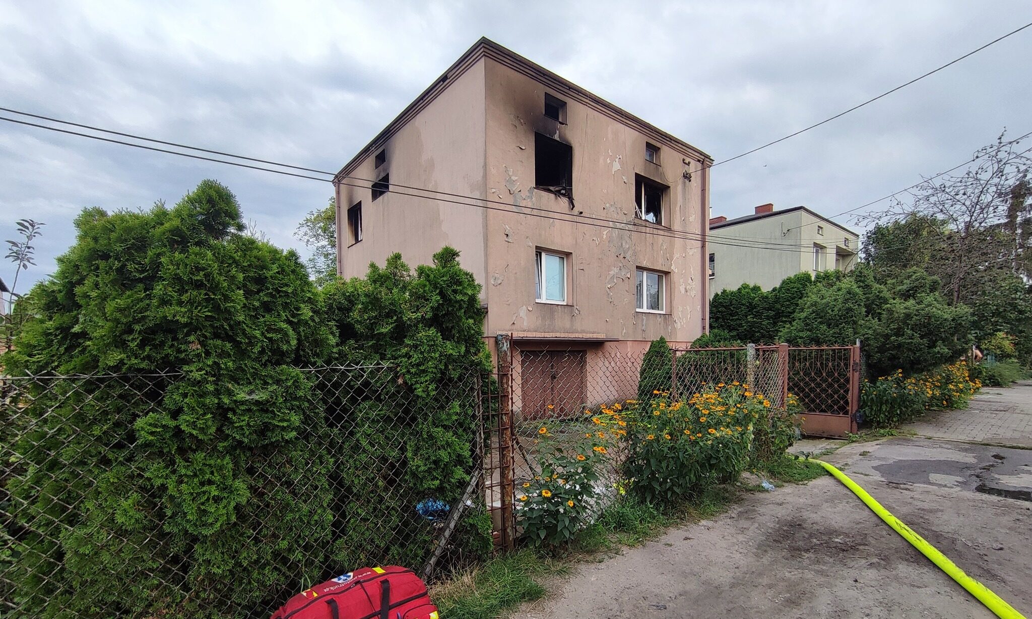 Pożar domu jednorodzinnego w Markach. Strażacy błyskawicznie opanowali sytuację