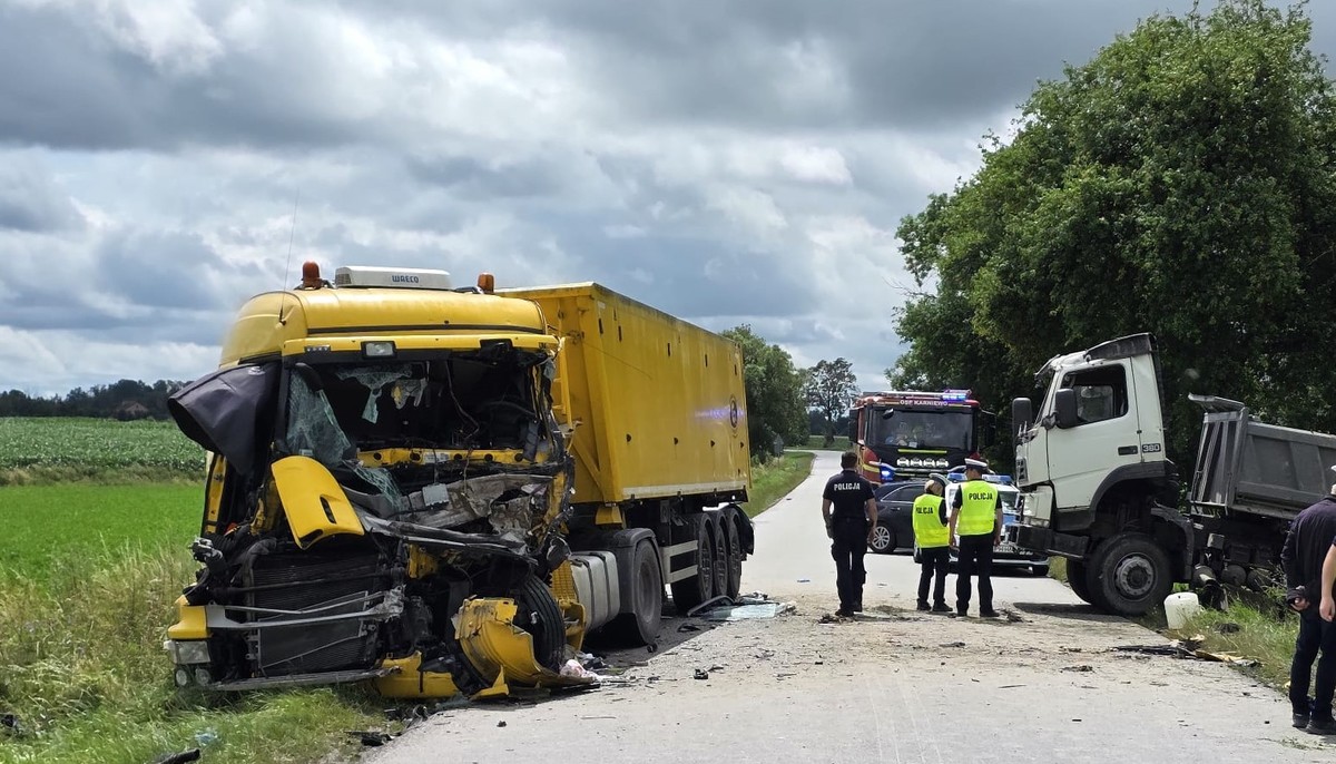 Tragiczny wypadek drogowy – zderzenie dwóch samochodów ciężarowych