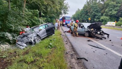 Zderzenie dwóch pojazdów w Słupnie. Trzy zespoły ratownictwa medycznego na miejscu