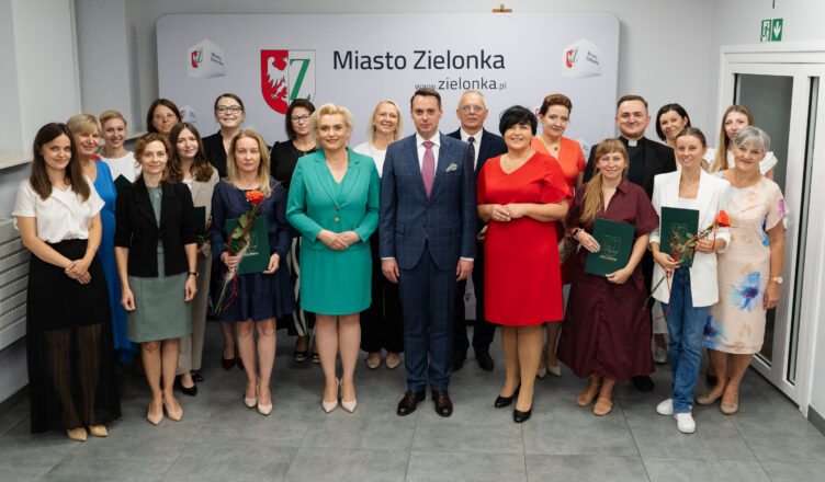 Zielonka - Awans zawodowy 14 nauczycieli