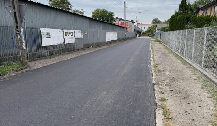Radzymin - nowa nawierzchnia na „małej” Ogrodowej – ważny łącznik w lepszym stanie