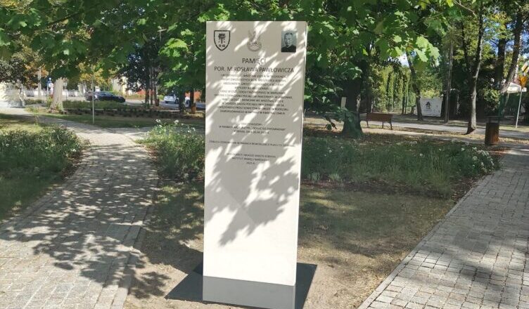 Nowy wymiar pamięci na Placu 15 Sierpnia w Kobyłce