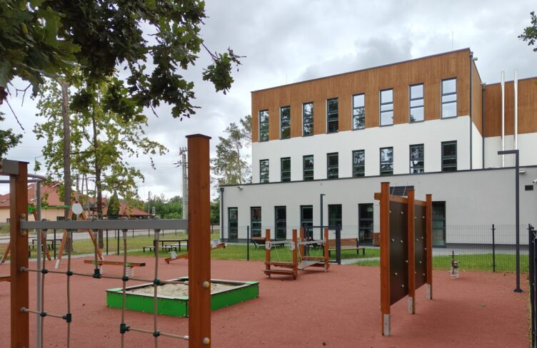 Nowa szkoła w Kobyłce gotowa na przyjęcie uczniów