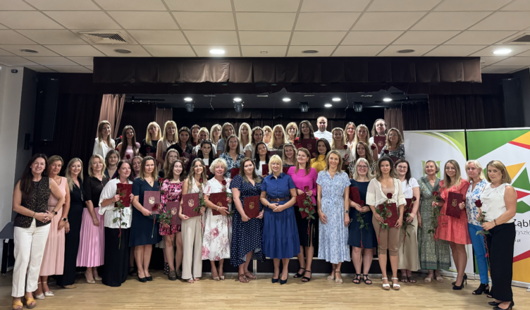 Ząbki - Awans zawodowy 43 ząbkowskich nauczycieli