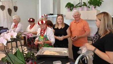 Koło Gospodyń Wiejskich „Jamajka” z wizytą w Centrum Opiekuńczo-Mieszkalnym w Tłuszczu