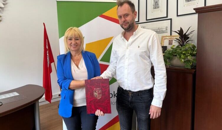 Ząbki - Umowa na opracowanie projektu systemów modułowych fotowoltaicznych podpisana