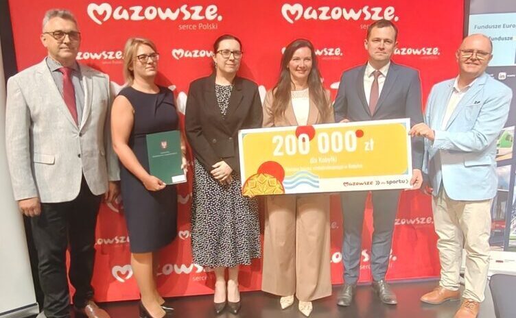 Nowe boisko w Kobyłce coraz bliżej. Miasto pozyskało 200 tysięcy złotych na realizację inwestycji