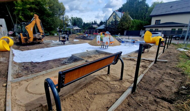 Modernizacja placu zabaw przy Kwiatowej i Dmowskiego