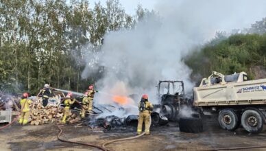 Pożar w Słupnie – osiem zastępów straży w akcji