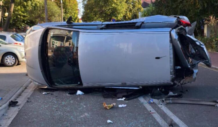 Zderzenie dwóch samochodów osobowych