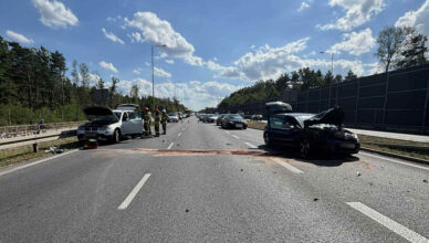 Zderzenie na drodze wojewódzkiej nr 631 - jedna osoba trafiła do szpitala