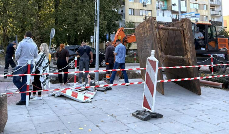 Uszkodzona nawierzchnia na ul. Fieldorfa: powiat przystępuje do naprawy we własnym zakresie
